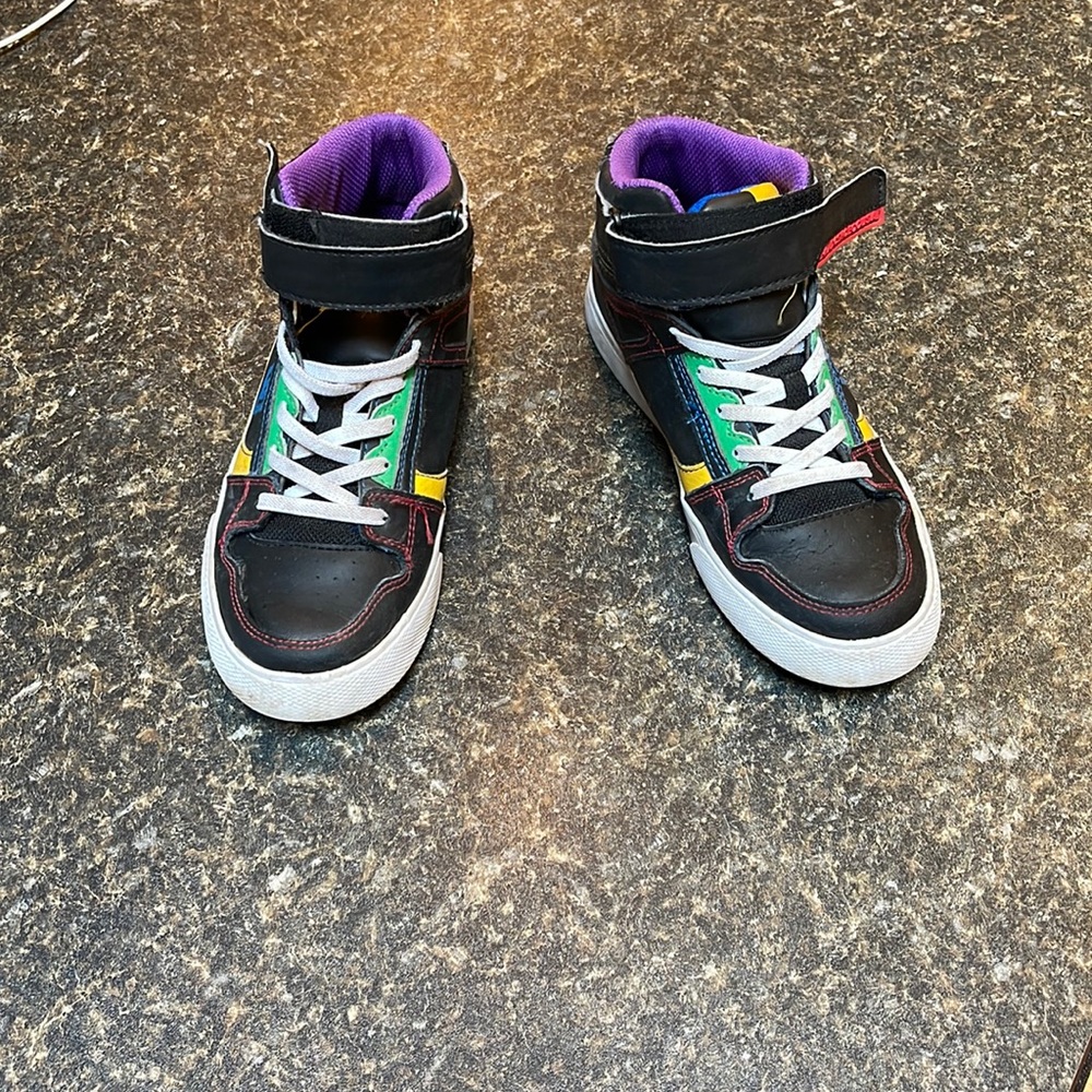 DC boys shoes